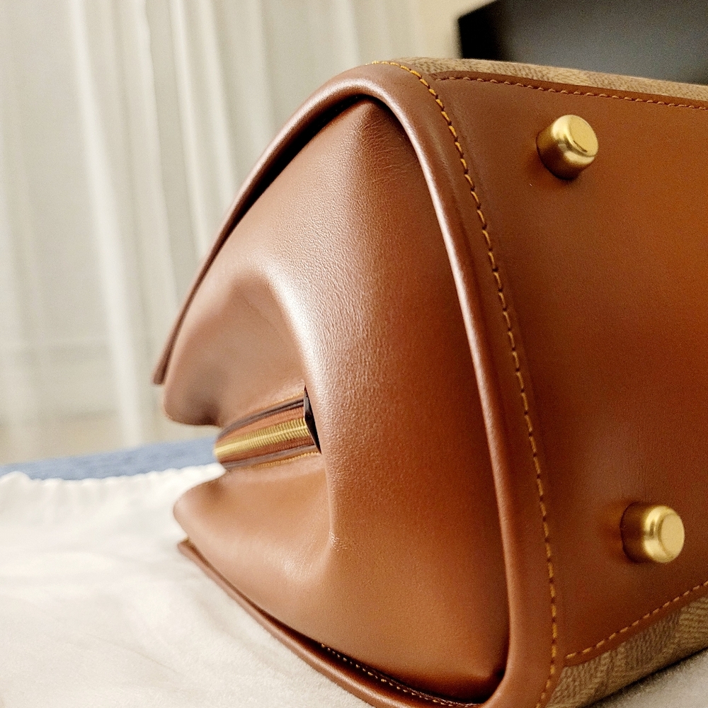 Coach Brooke Carryall In Signature Canvas - Picture 5 of 12